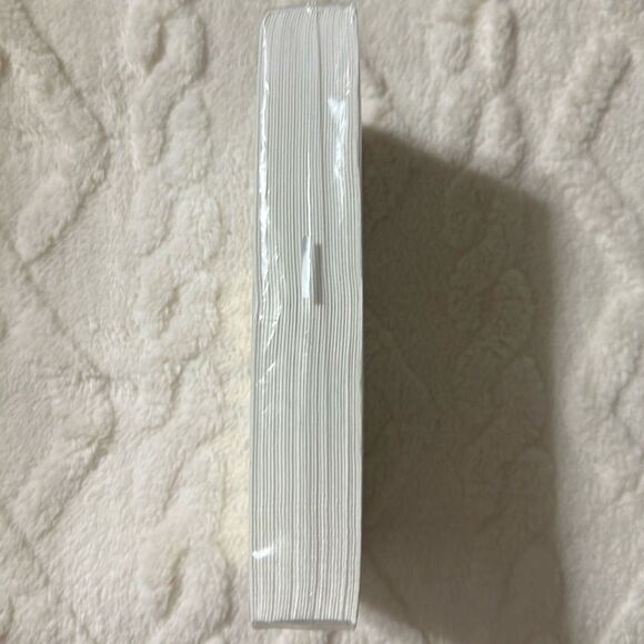 Sheffield Home WELCOME White Gold Guest Paper Towel Napkins 32 Count - Picture 3 of 5